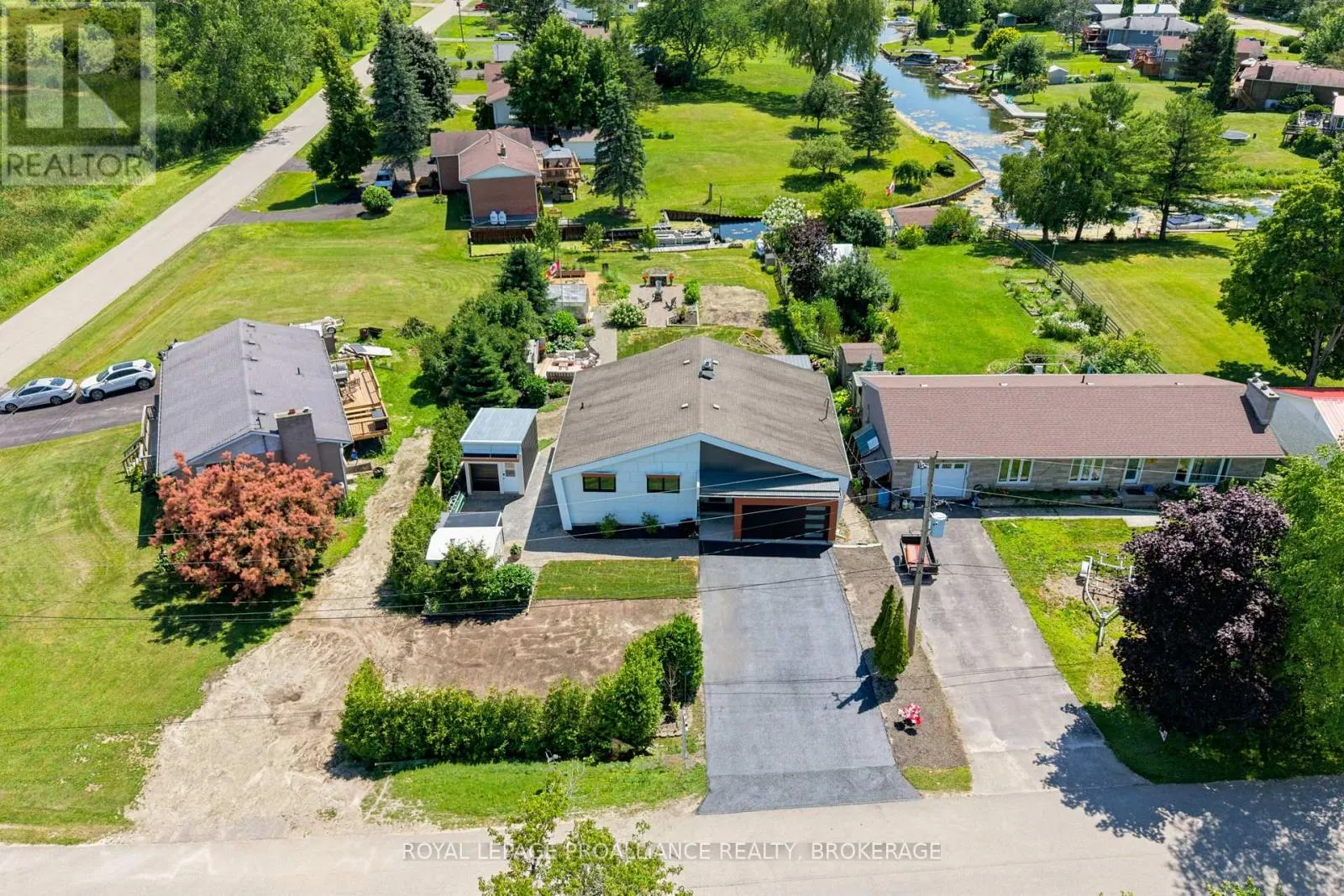 25 WILLOWBANK ROAD E