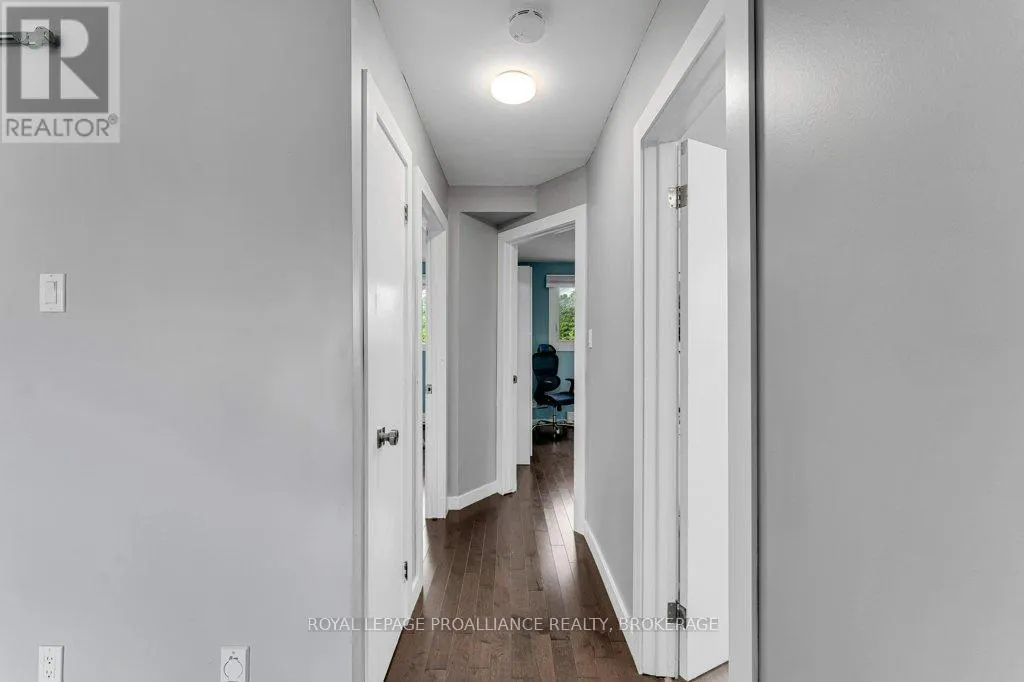 25 WILLOWBANK ROAD E