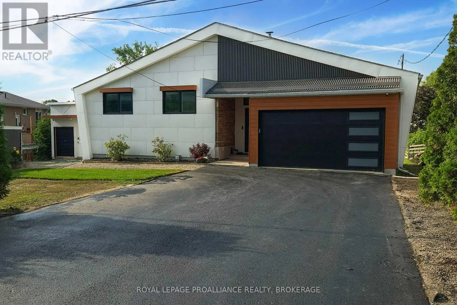 25 WILLOWBANK ROAD E