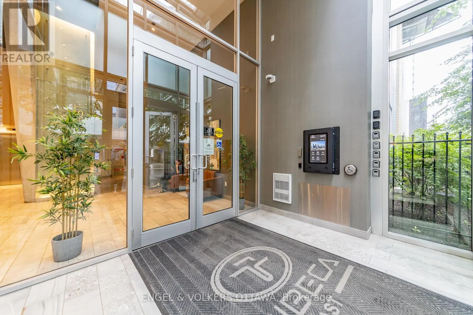 1103 - 40 NEPEAN STREET