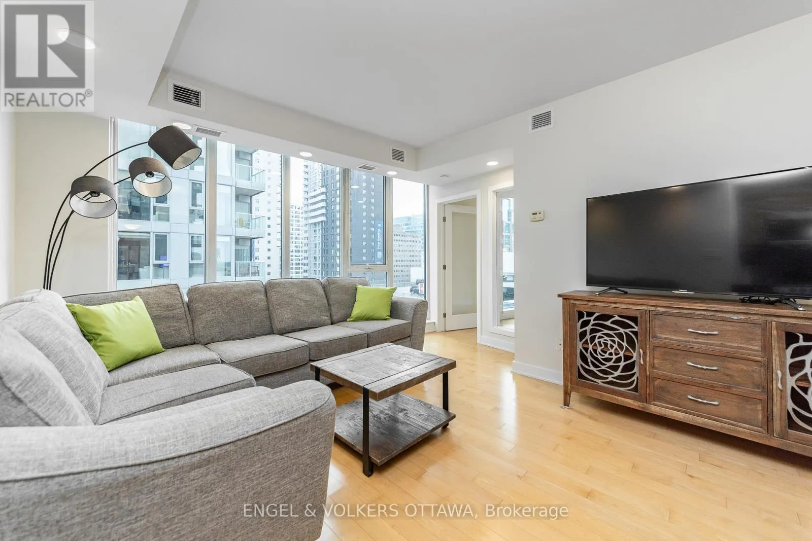 1103 - 40 NEPEAN STREET