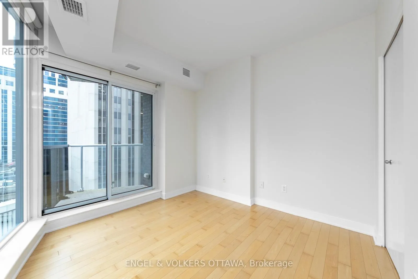 1103 - 40 NEPEAN STREET