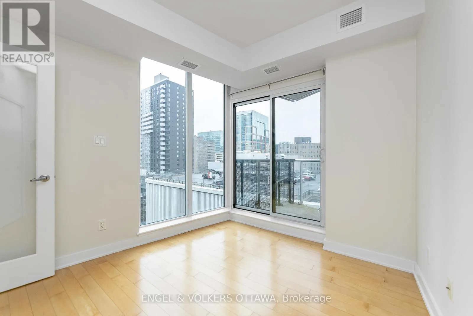 1103 - 40 NEPEAN STREET