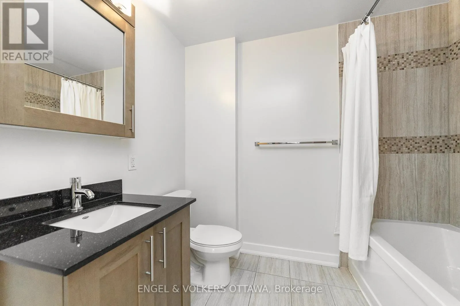 1103 - 40 NEPEAN STREET