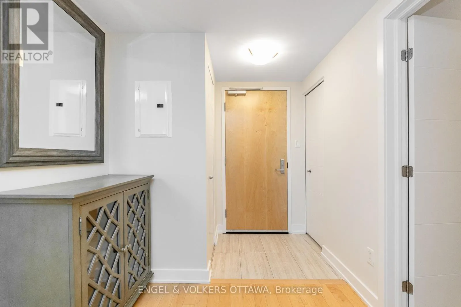 1103 - 40 NEPEAN STREET