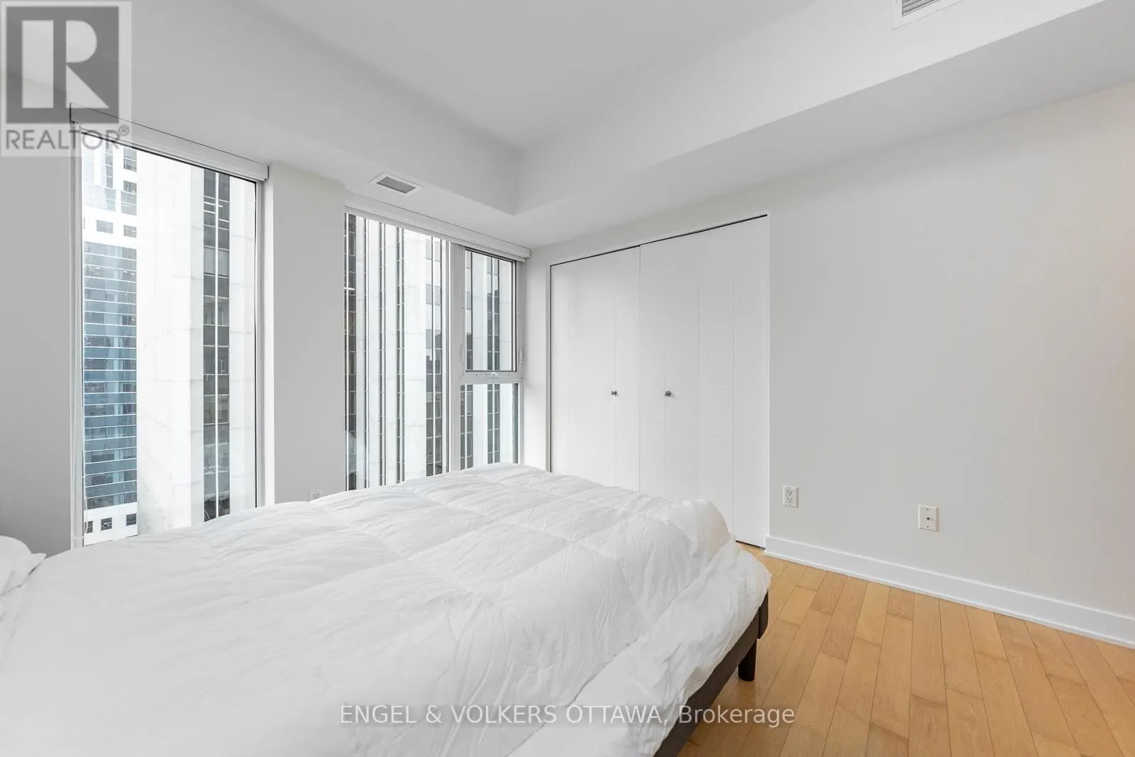1103 - 40 NEPEAN STREET