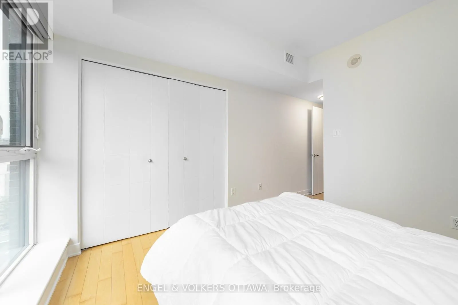 1103 - 40 NEPEAN STREET