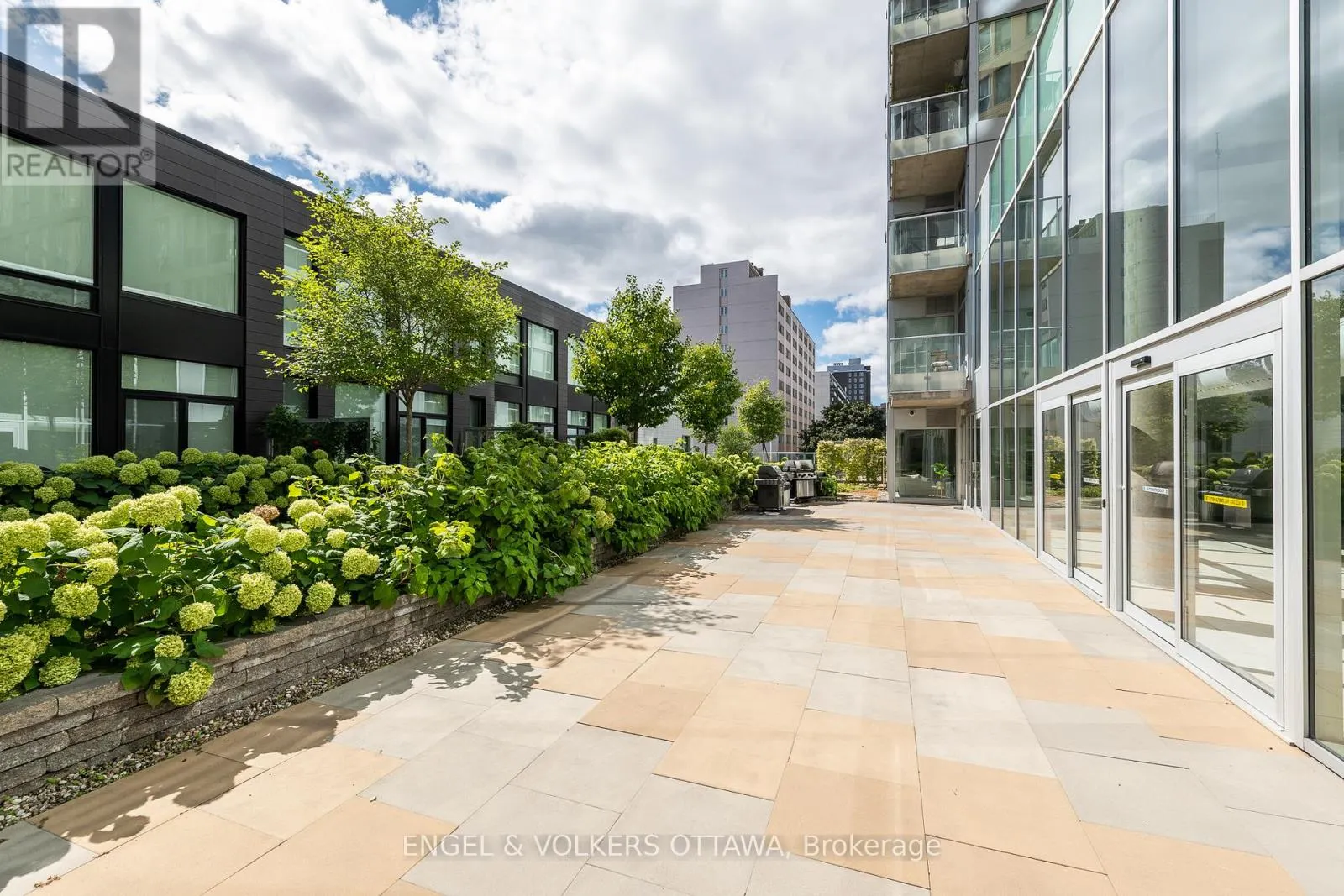 1103 - 40 NEPEAN STREET
