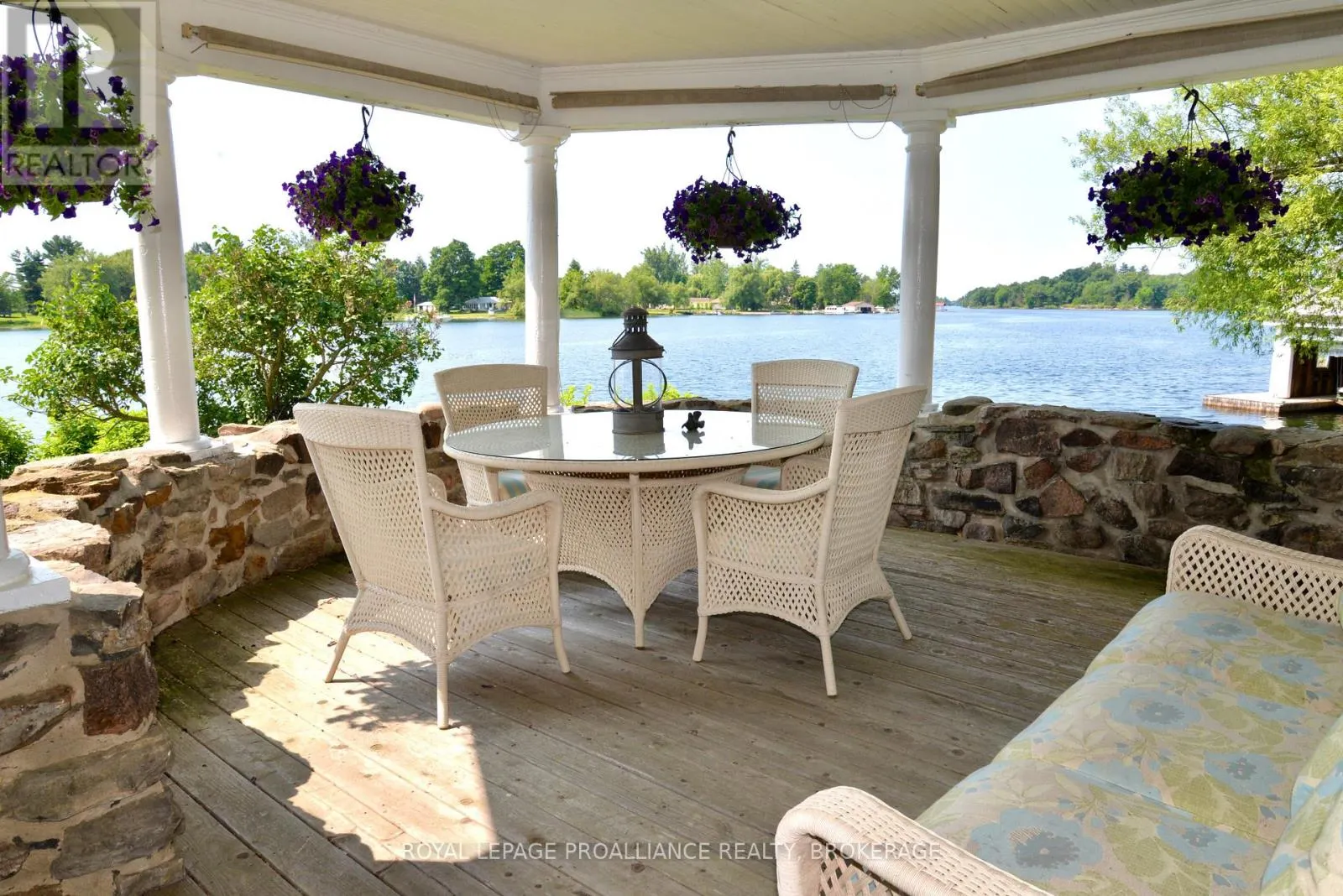 121 TREMONT PARK ISLAND