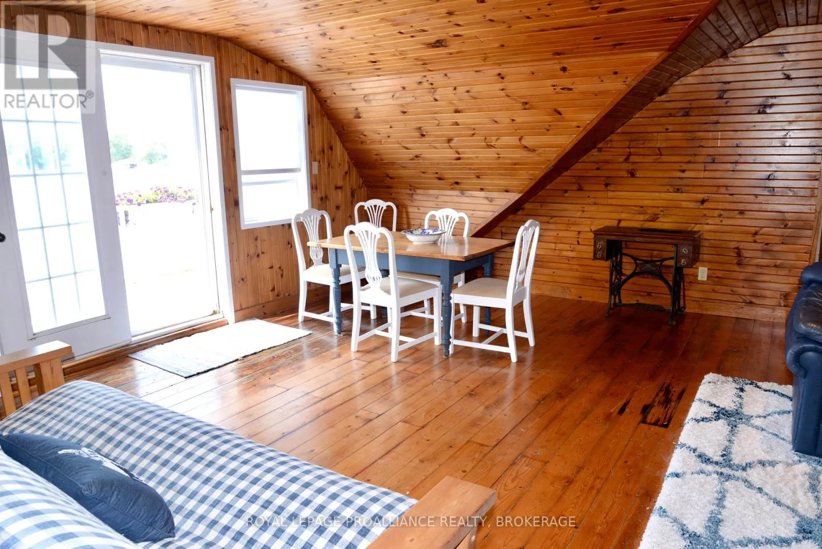 121 TREMONT PARK ISLAND