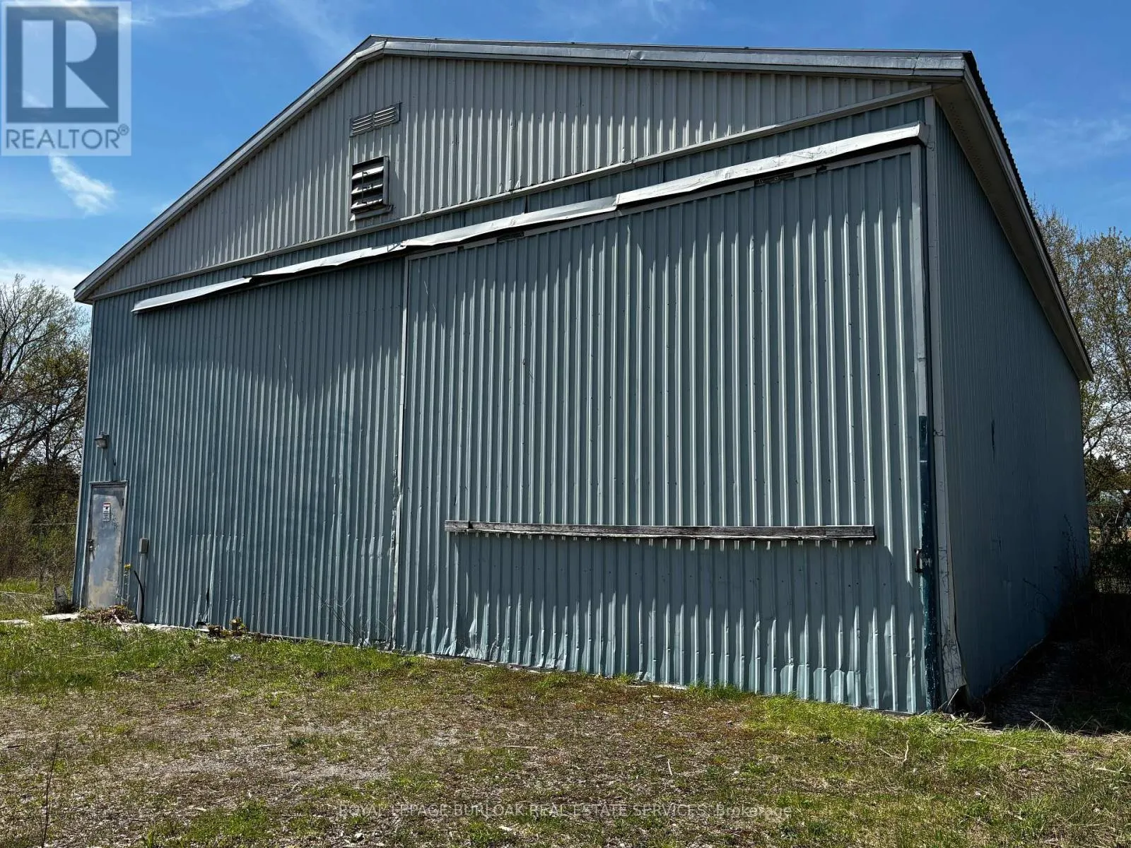 23 PETROLIA STREET