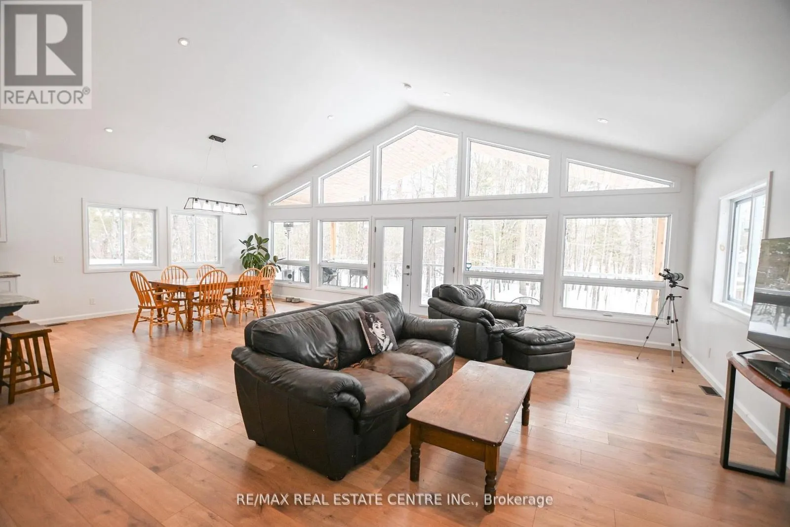 1033 NORTH SHORE DRIVE