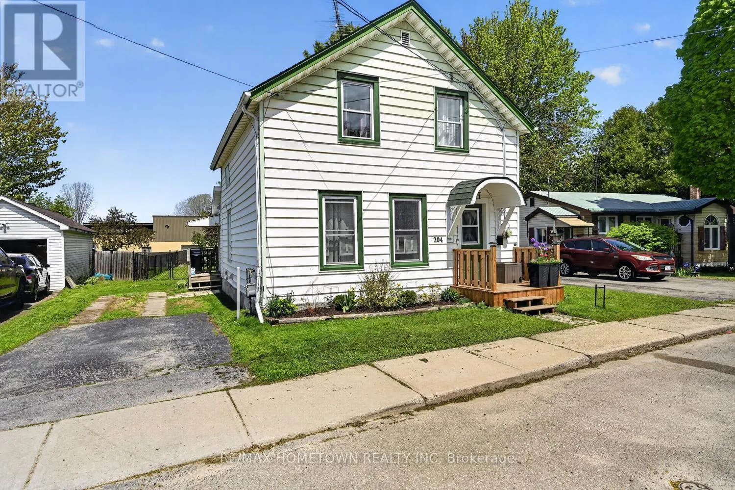 204 WOOD STREET E
