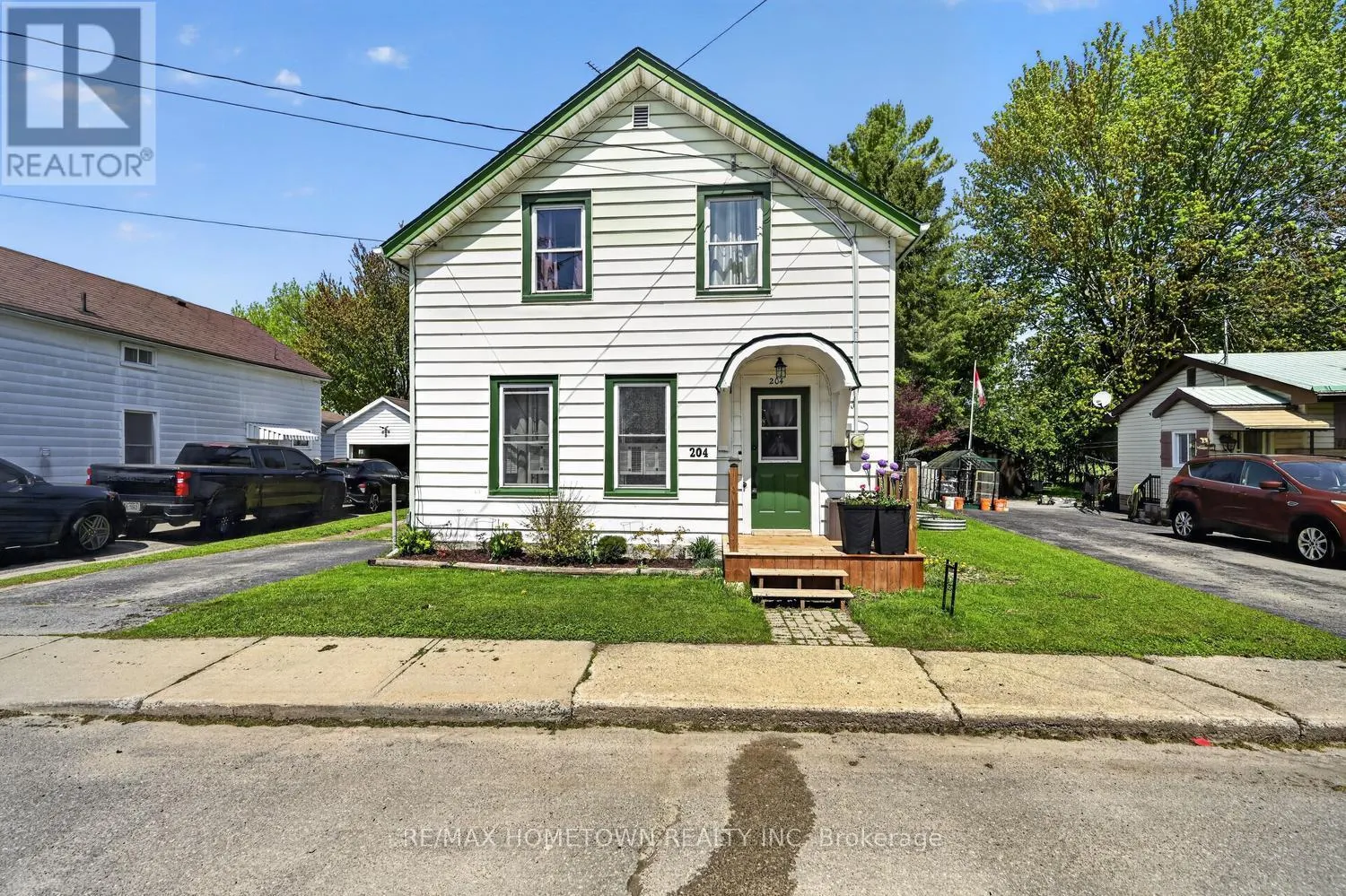 204 WOOD STREET E