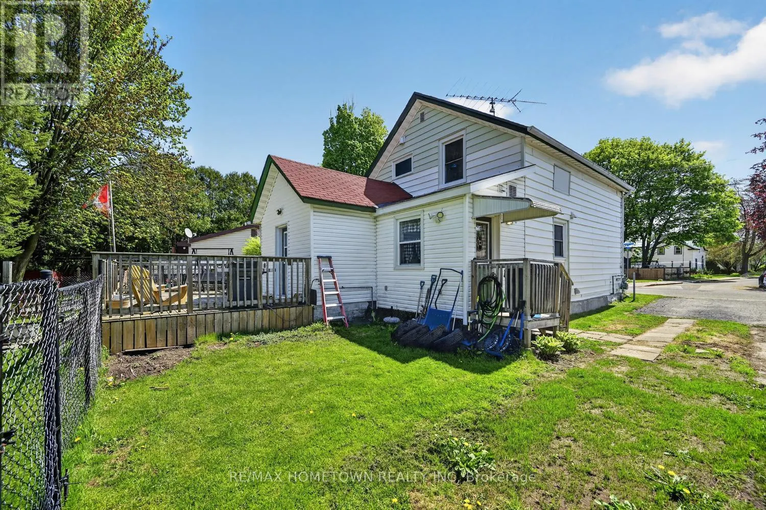 204 WOOD STREET E