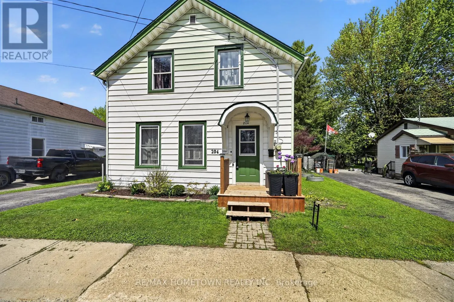 204 WOOD STREET E