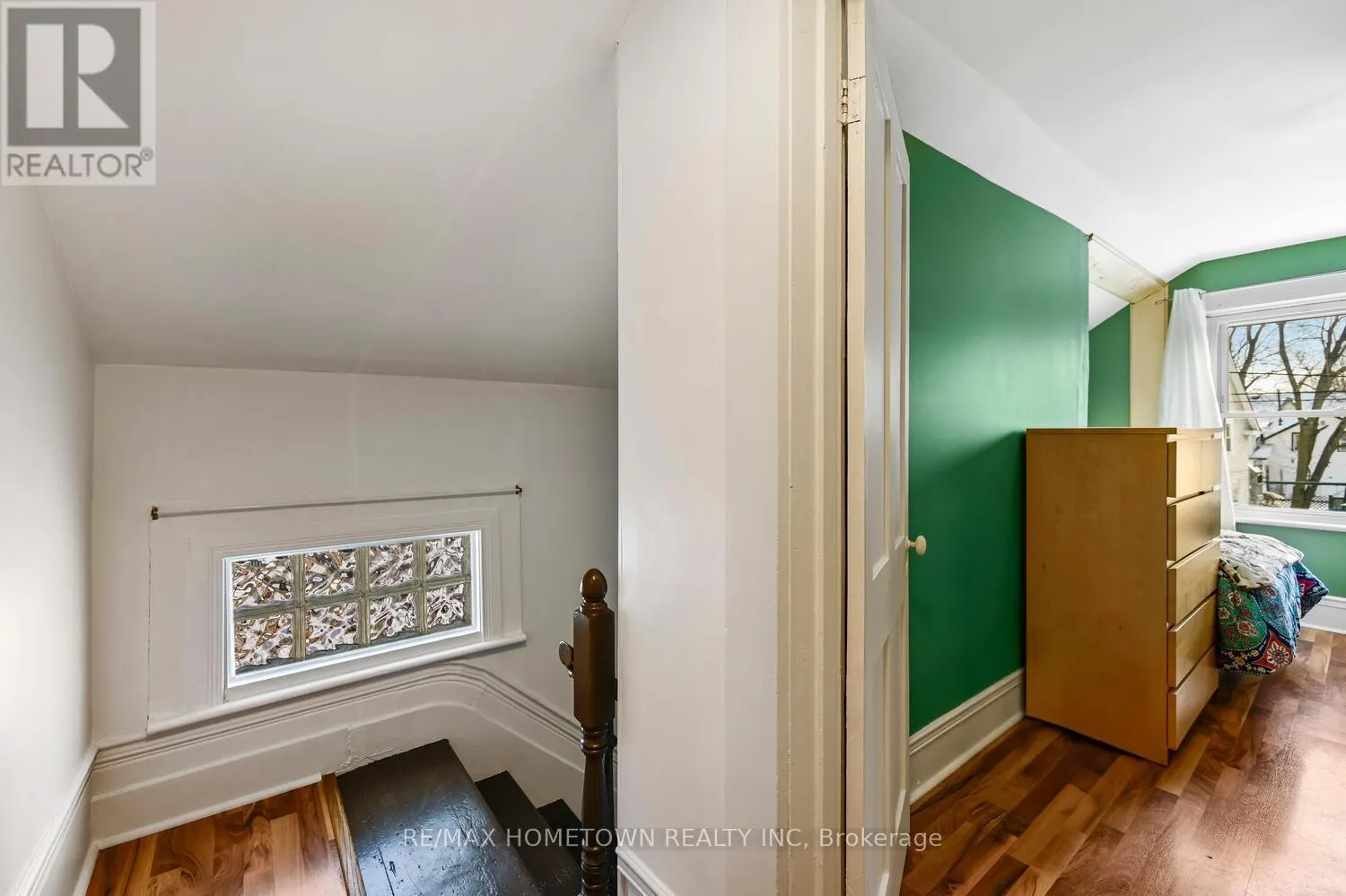 204 WOOD STREET E