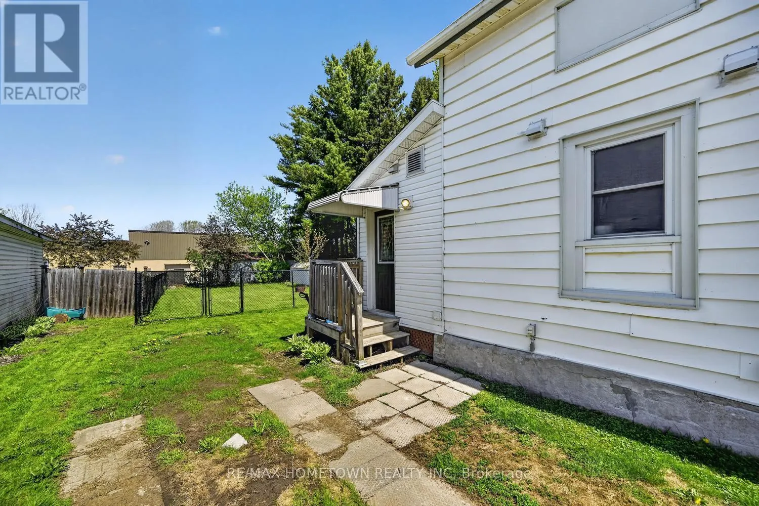 204 WOOD STREET E
