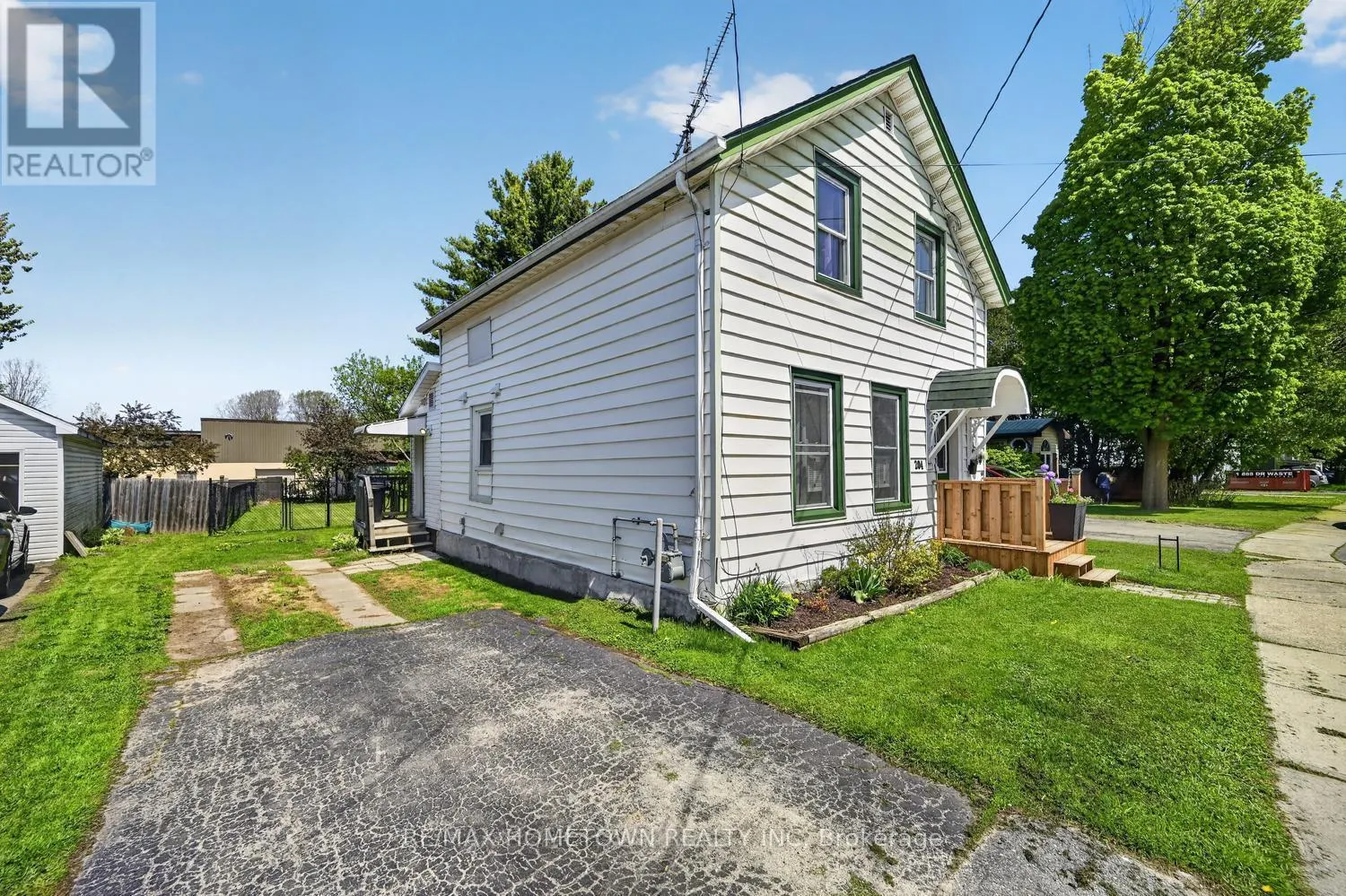 204 WOOD STREET E