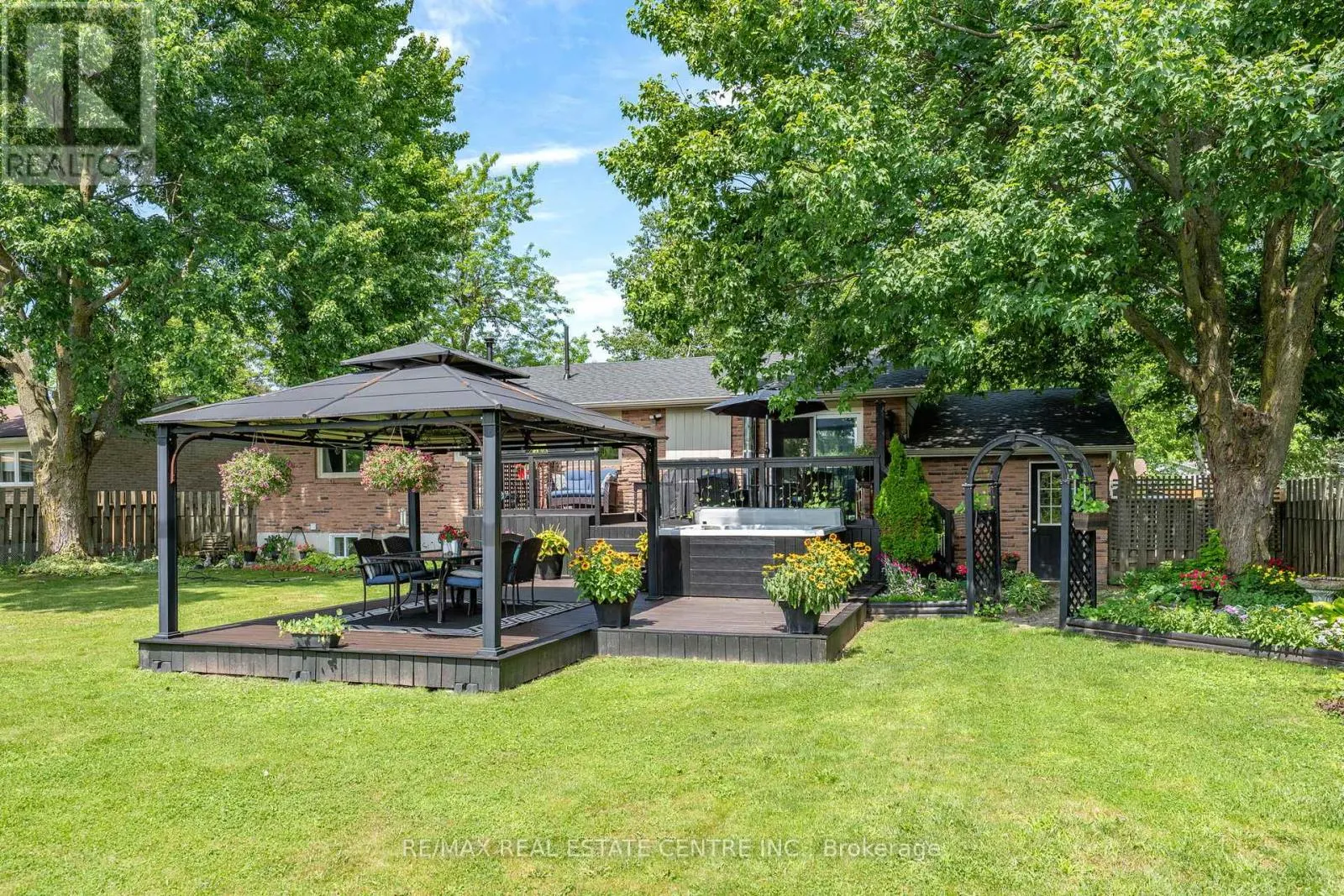 13 DOUGLAS CRESCENT