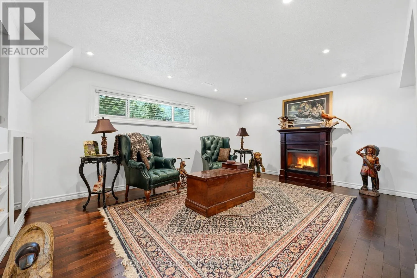 13 DOUGLAS CRESCENT