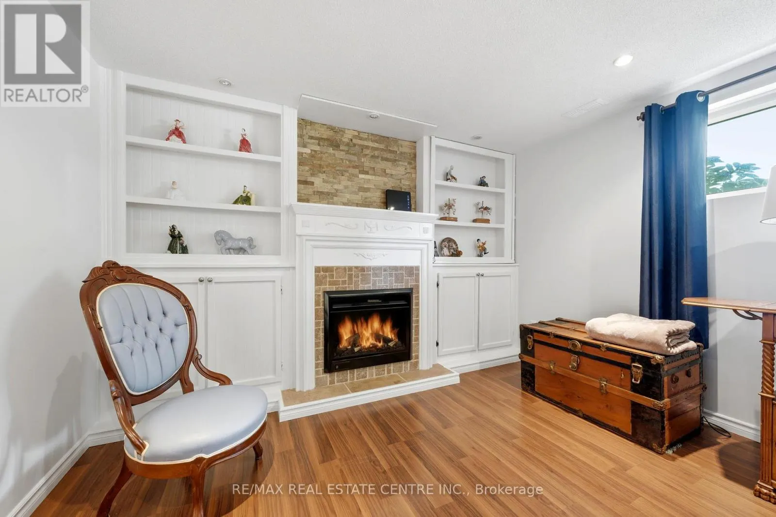13 DOUGLAS CRESCENT