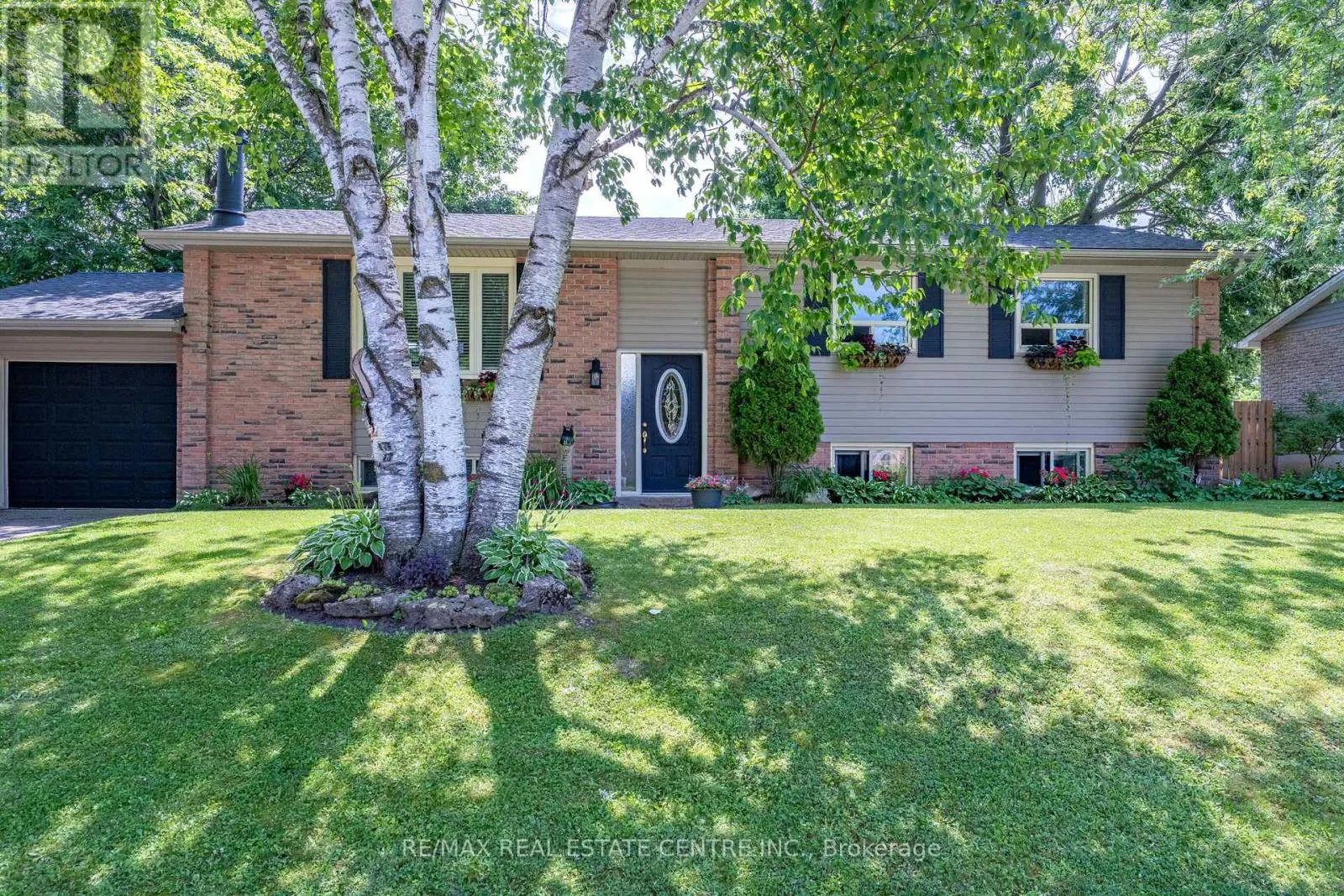 13 DOUGLAS CRESCENT