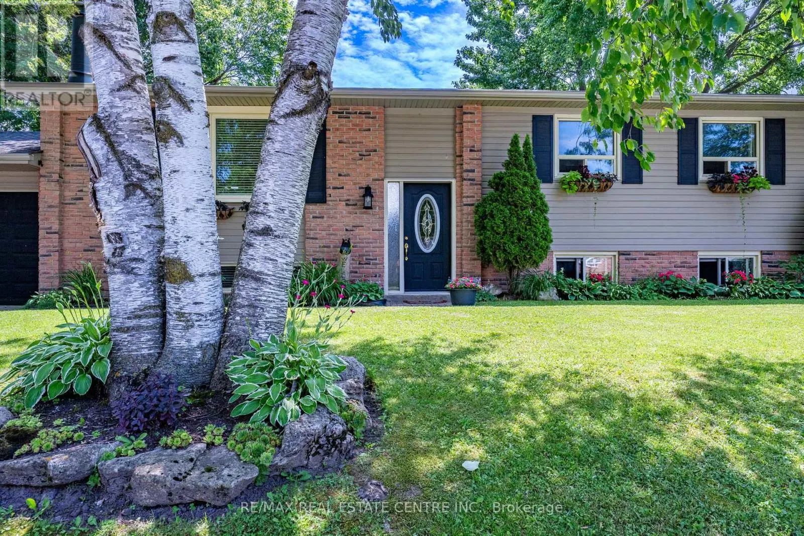 13 DOUGLAS CRESCENT