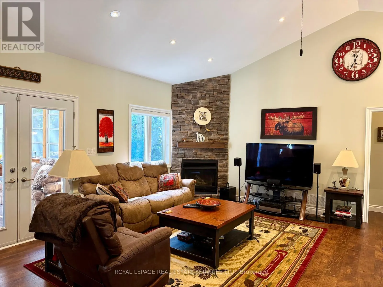 1045 TOWER CRESCENT