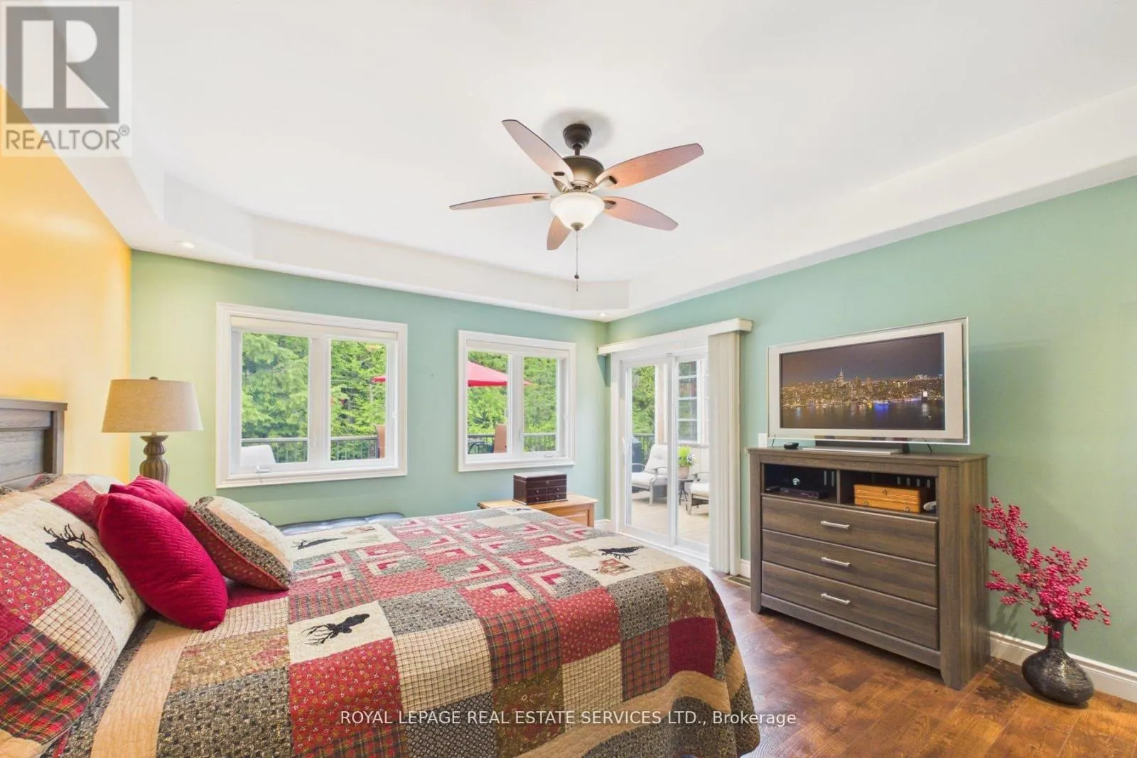 1045 TOWER CRESCENT