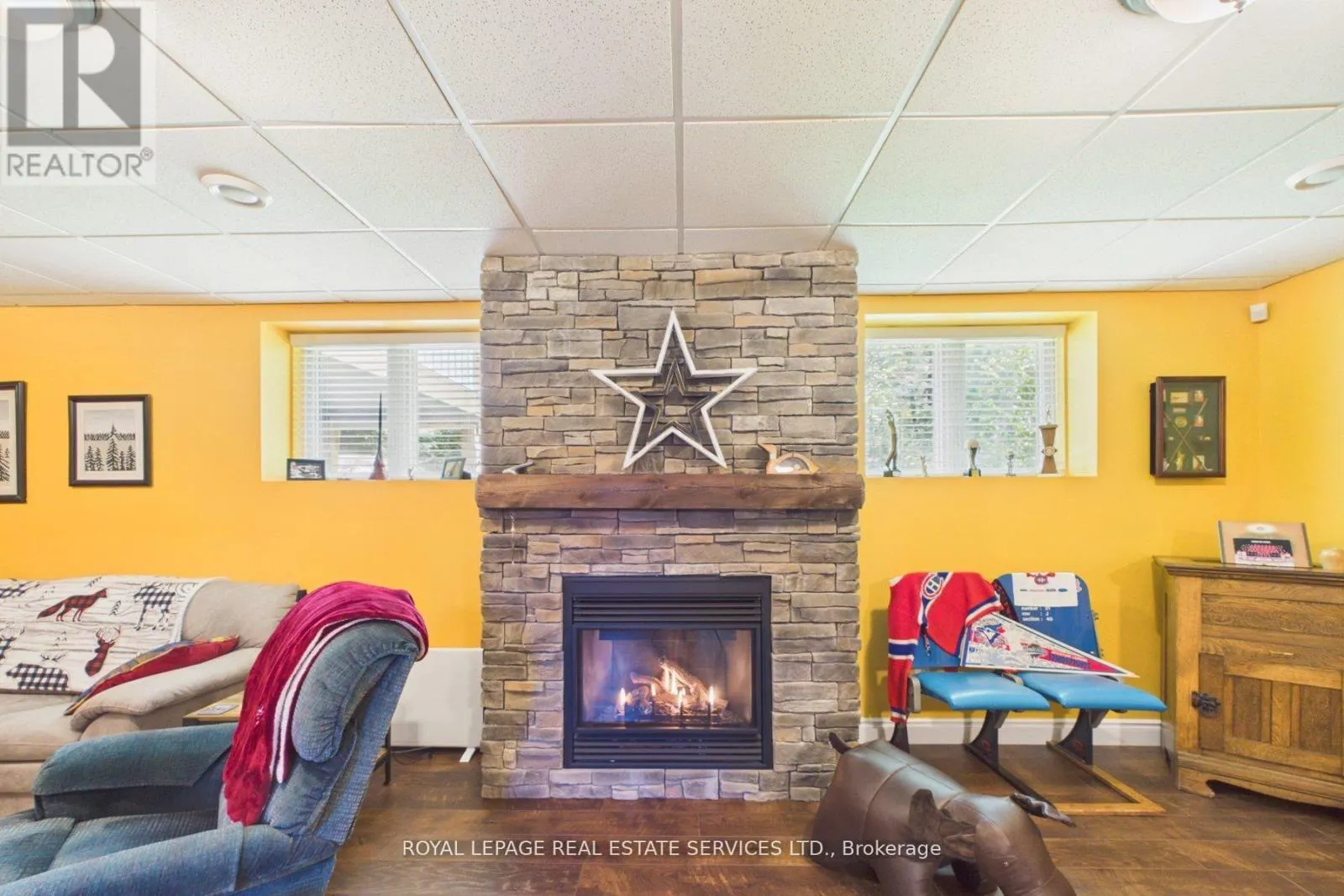 1045 TOWER CRESCENT