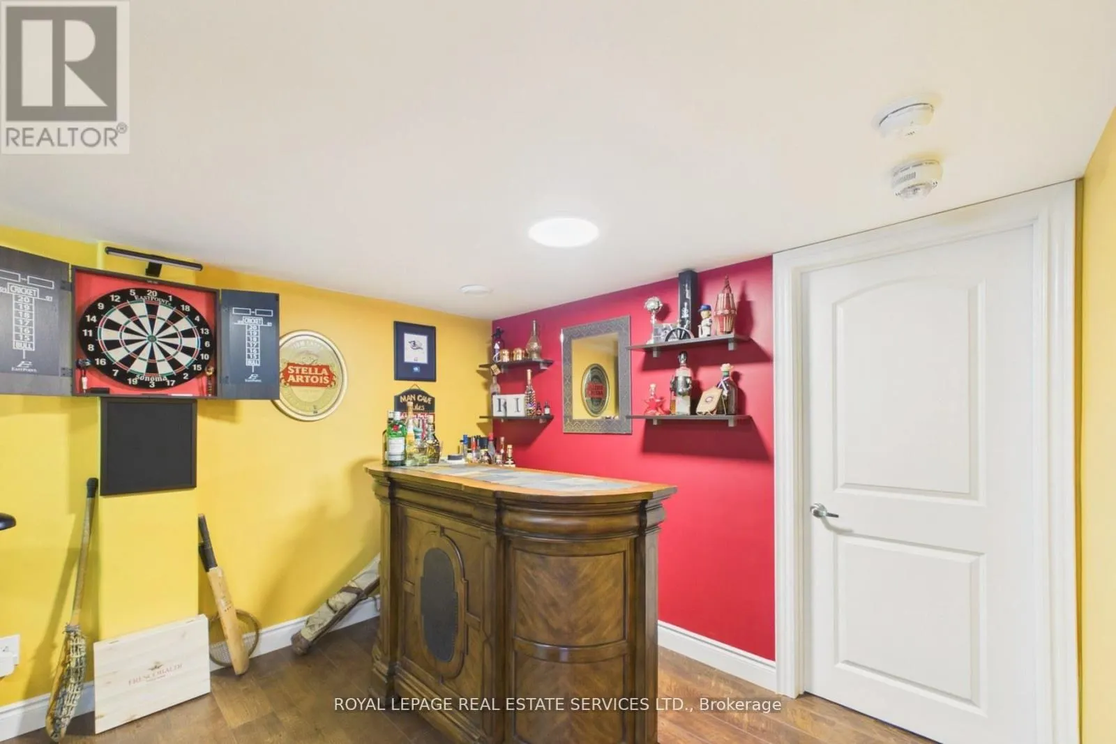 1045 TOWER CRESCENT