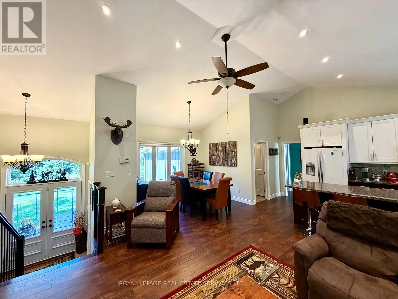 1045 TOWER CRESCENT