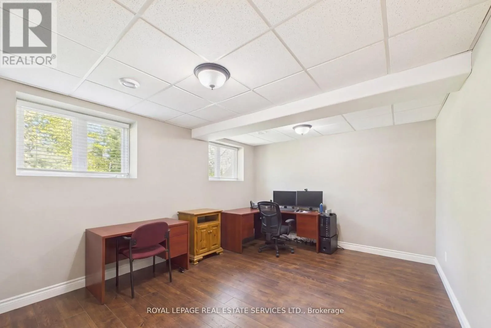 1045 TOWER CRESCENT