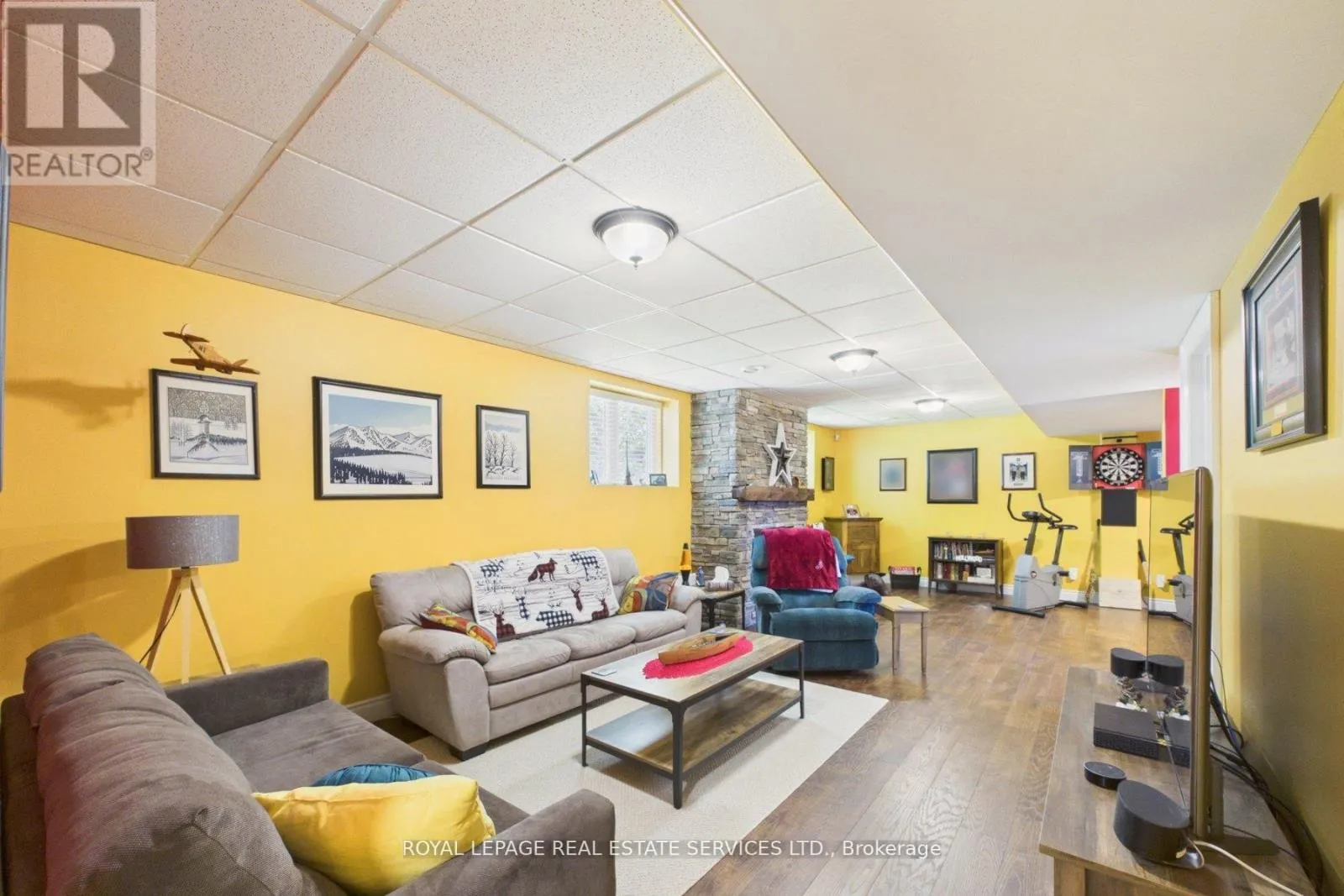 1045 TOWER CRESCENT