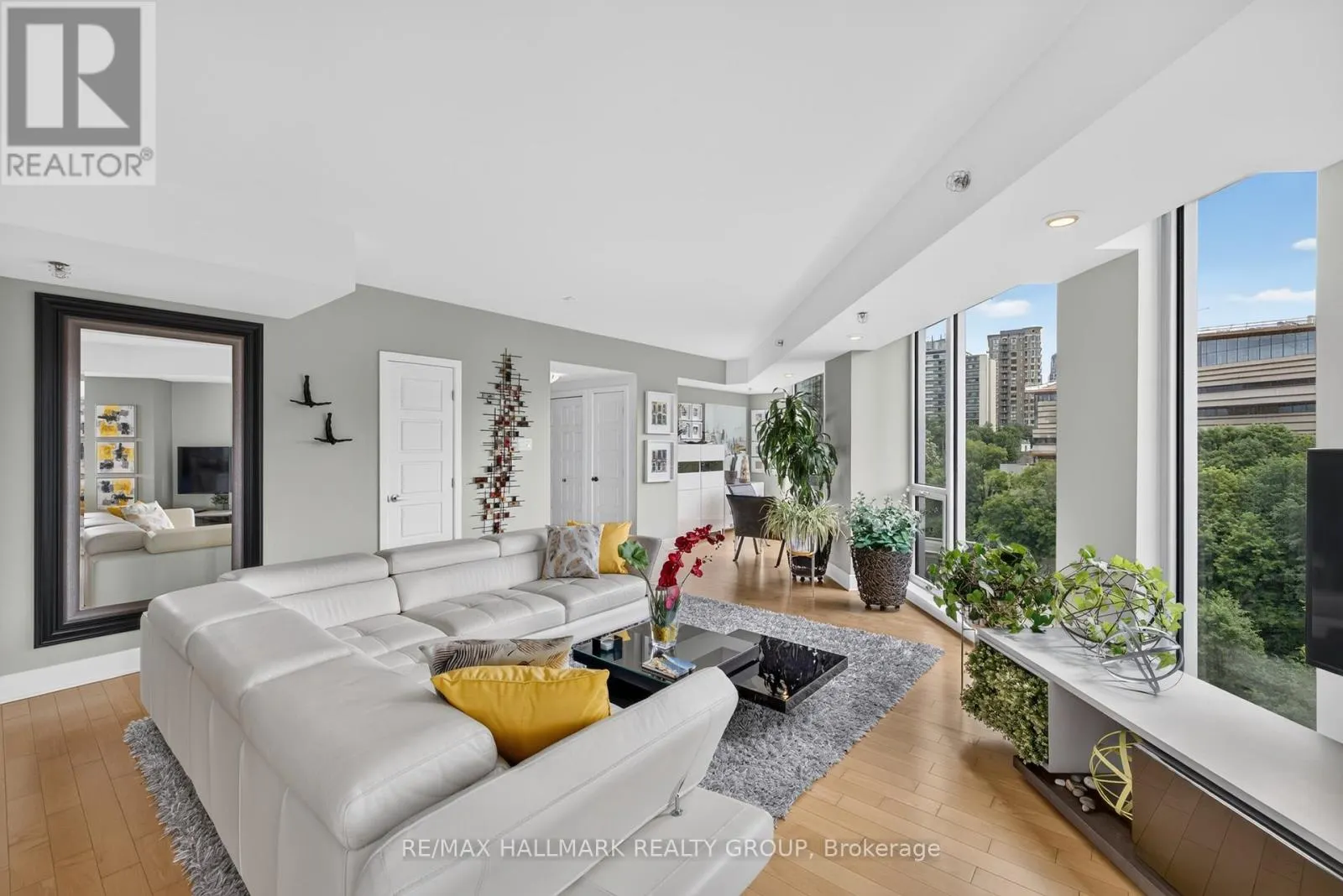 617 - 300 C LETT STREET