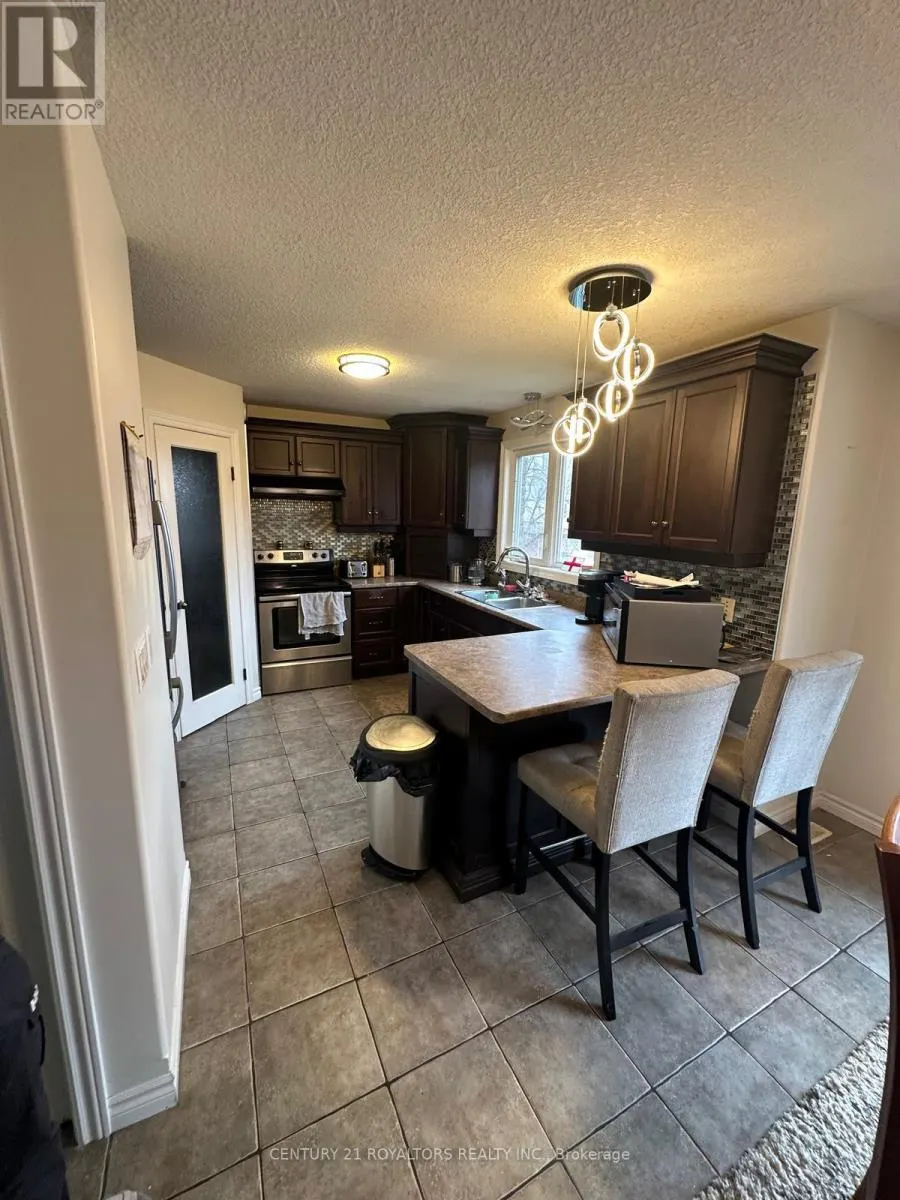 100 SOUTHVIEW COURT
