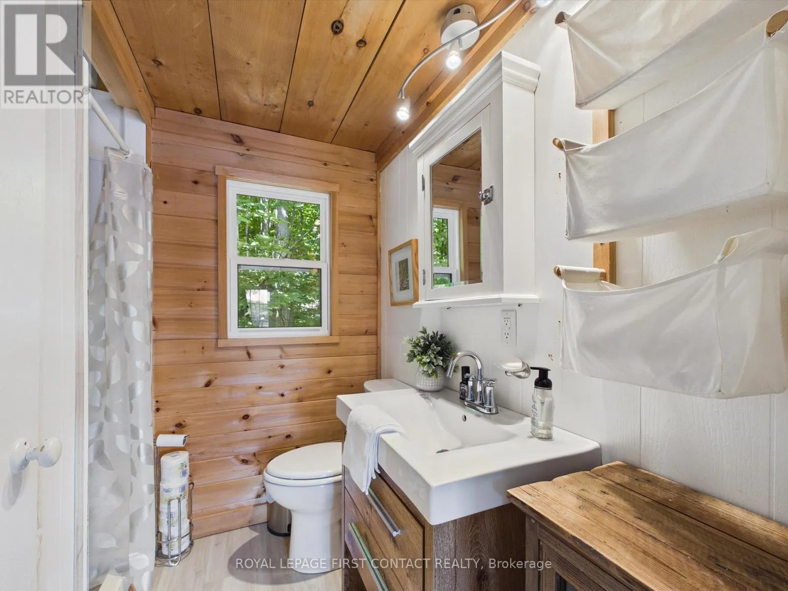 321 HEALEY LAKE W/A