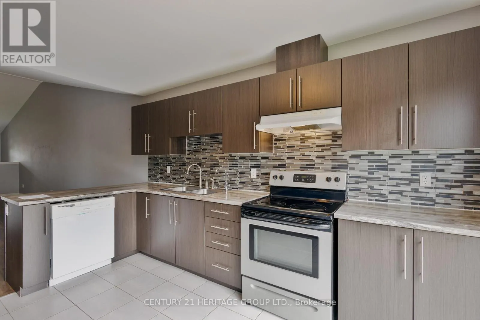 367 TRILLIUM CIRCLE