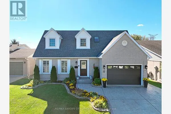 12 FOXHILL CRESCENT