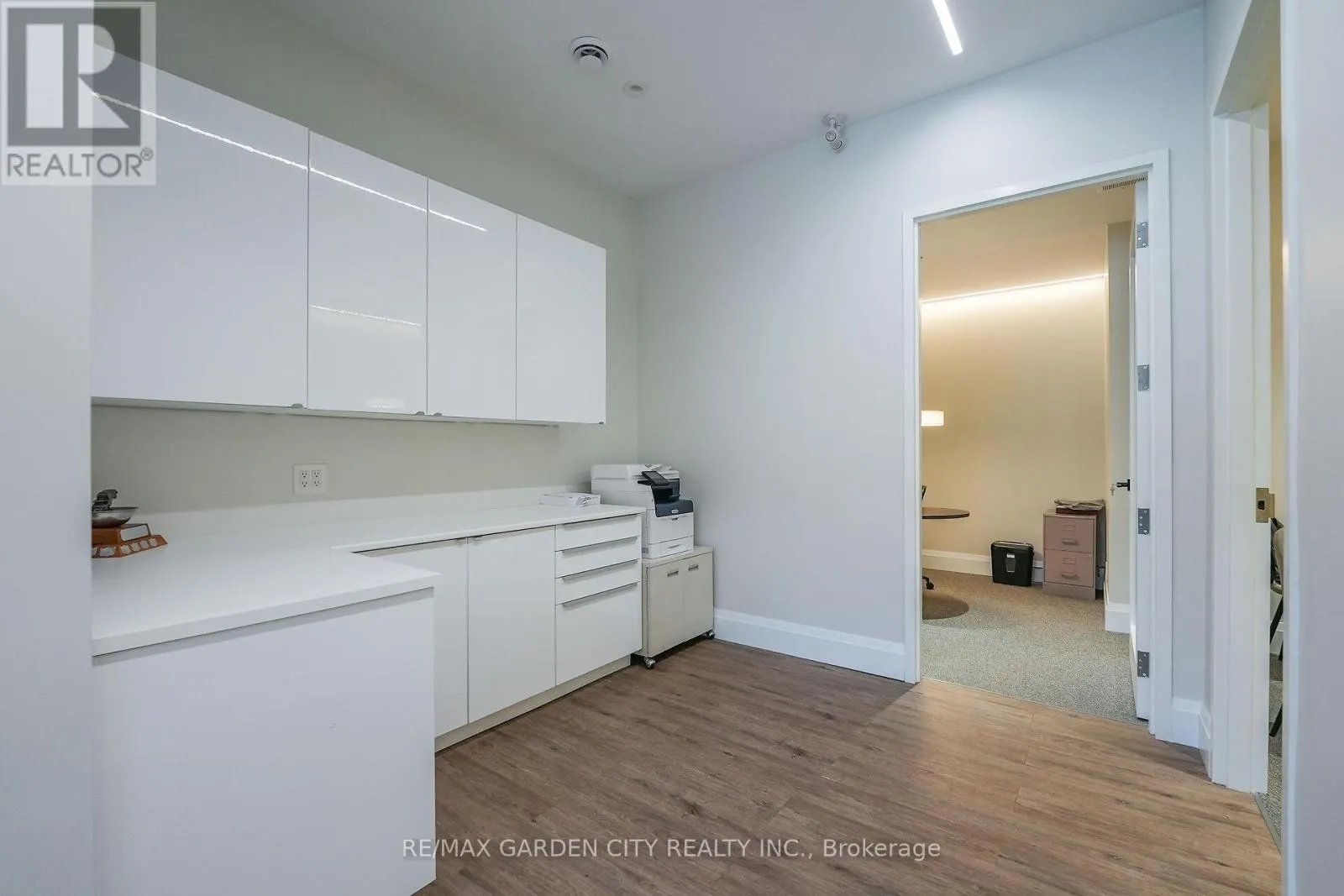 4 - 4696 BARTLETT ROAD #4
