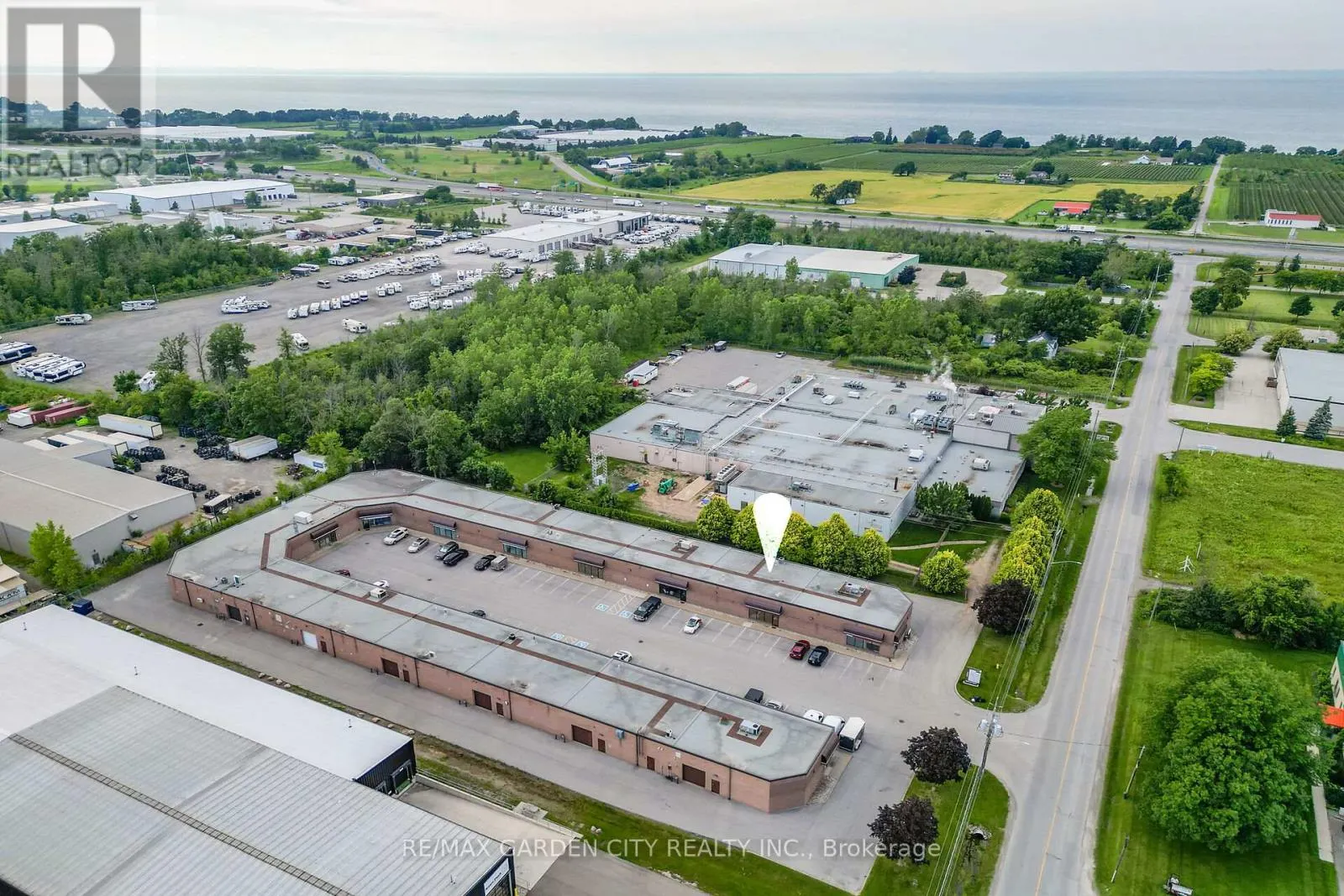 4 - 4696 BARTLETT ROAD #4