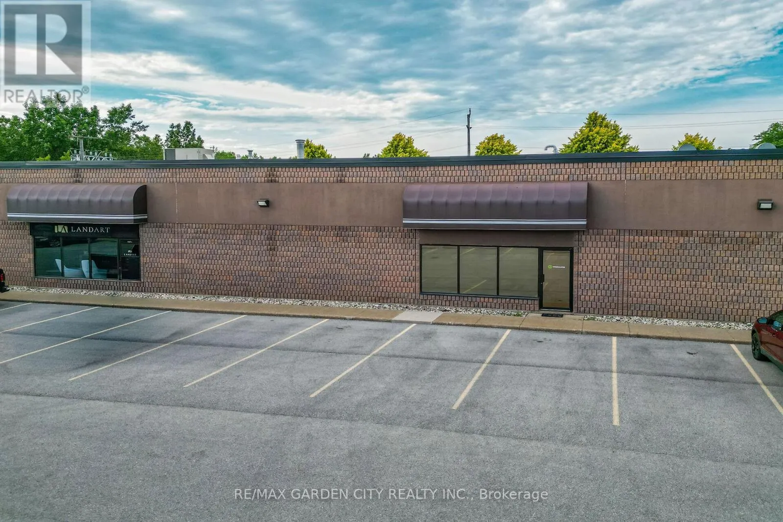 4 - 4696 BARTLETT ROAD #4