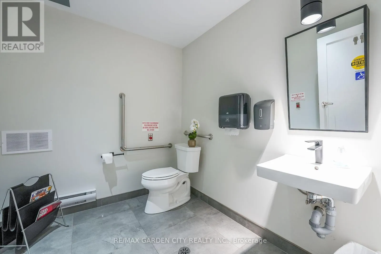 4 - 4696 BARTLETT ROAD #4
