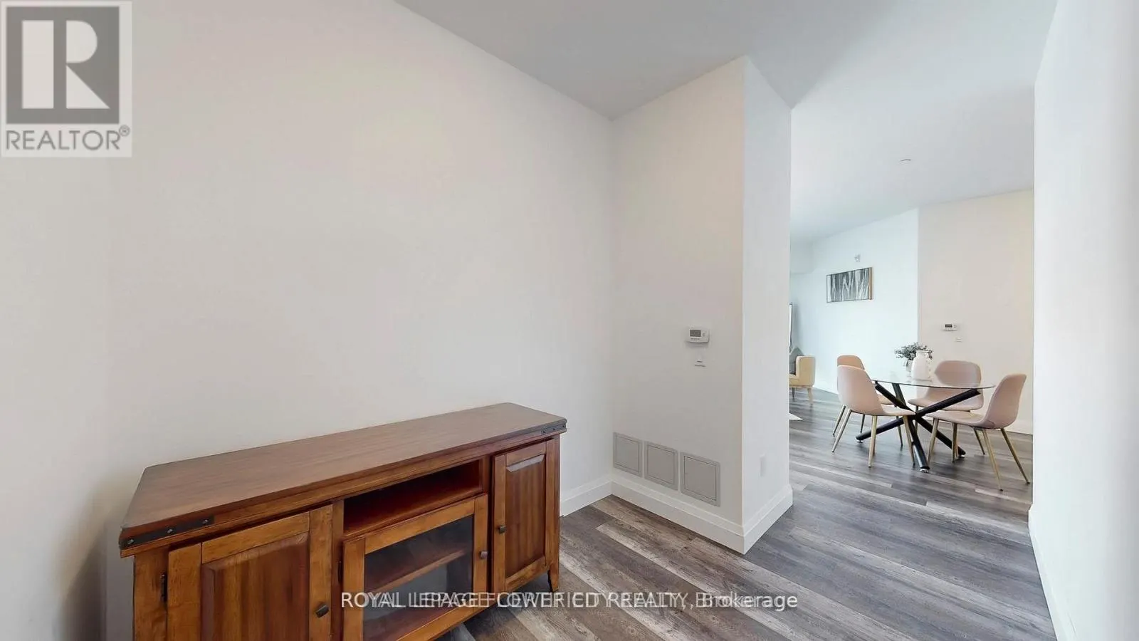 411 - 332 GOSLING GARDENS