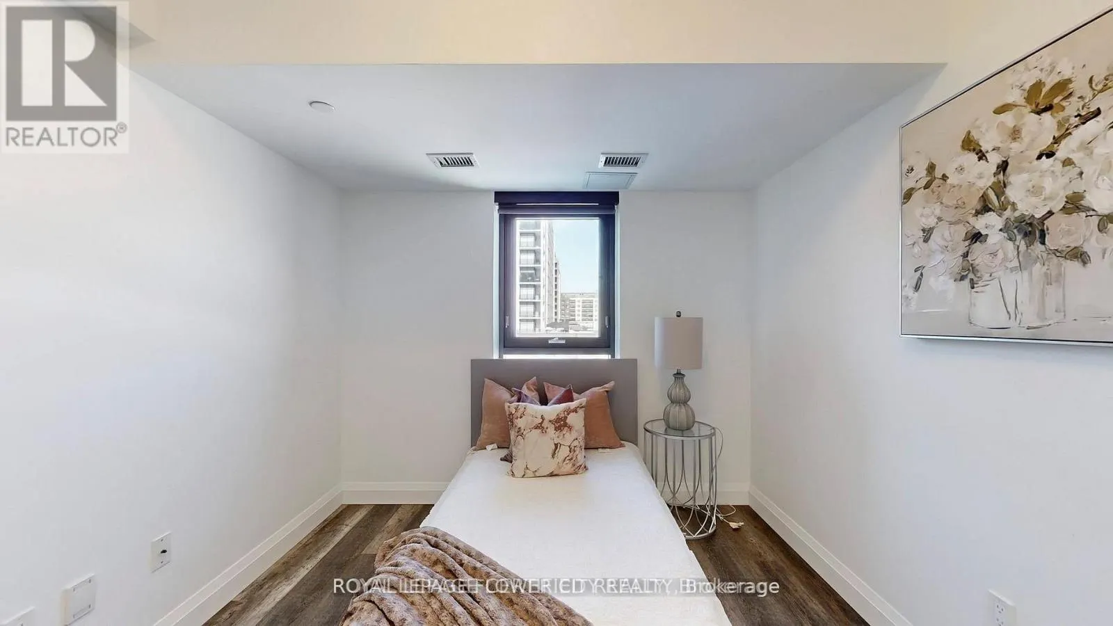 411 - 332 GOSLING GARDENS