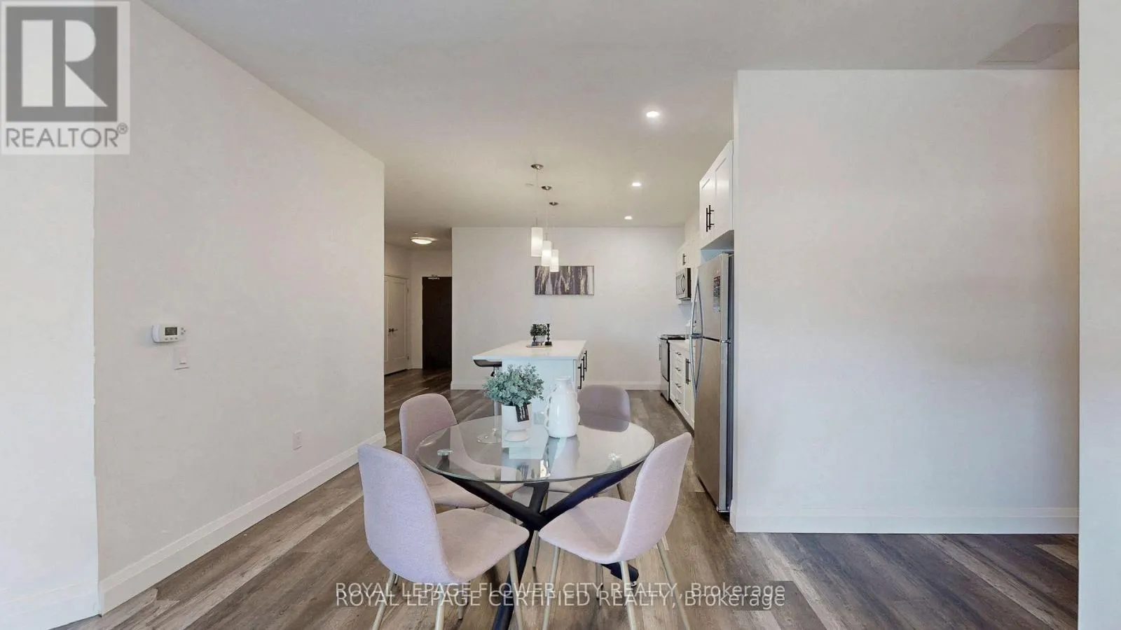 411 - 332 GOSLING GARDENS