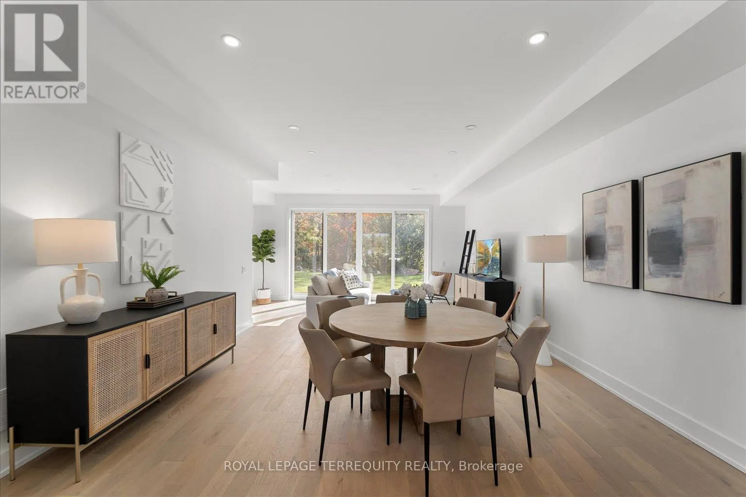 37 ROCKMOUNT CRESCENT