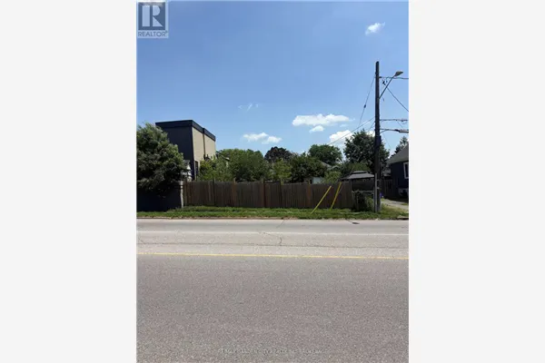 236 WESTCHESTER CRESCENT