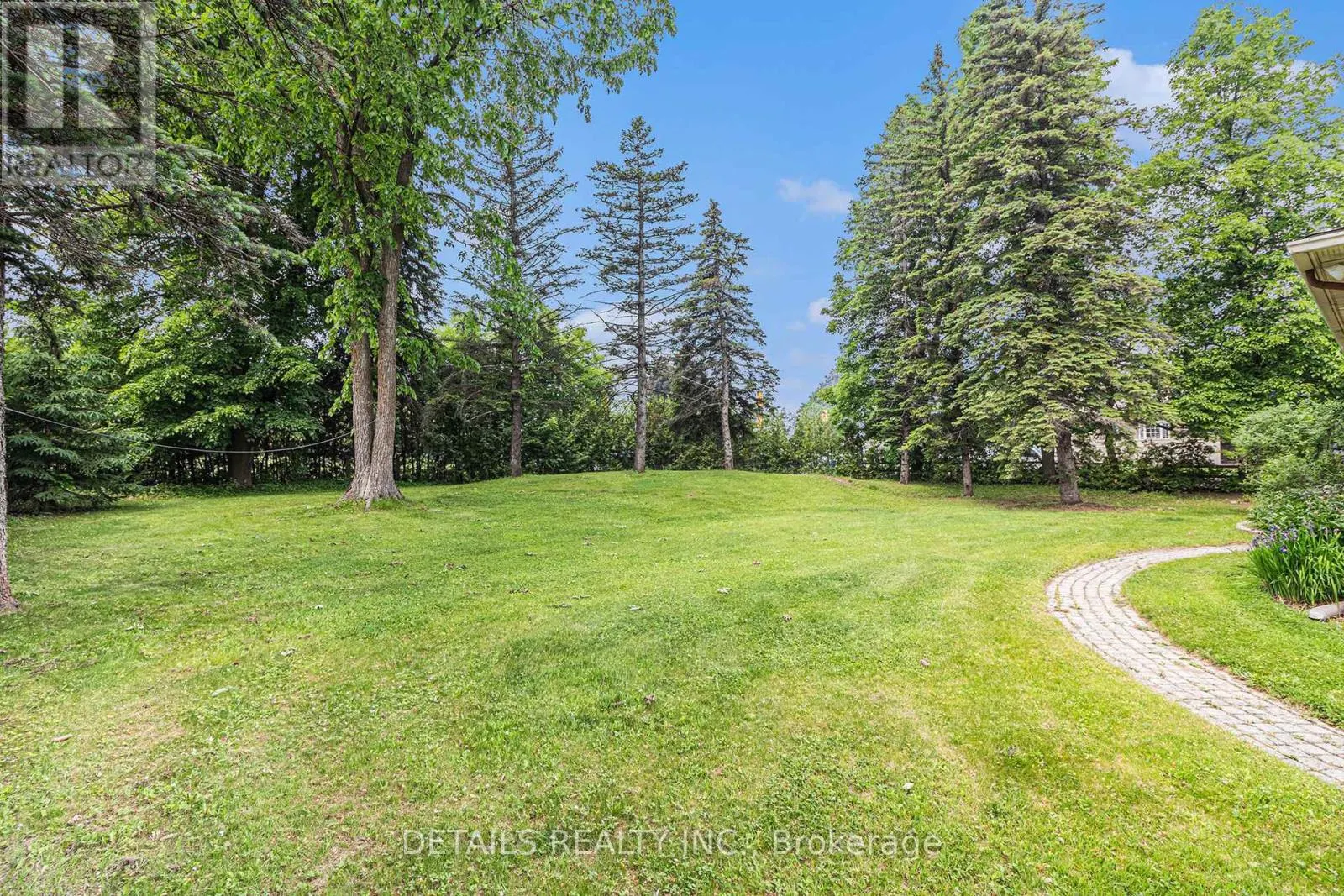 3 WINTERGREEN DRIVE